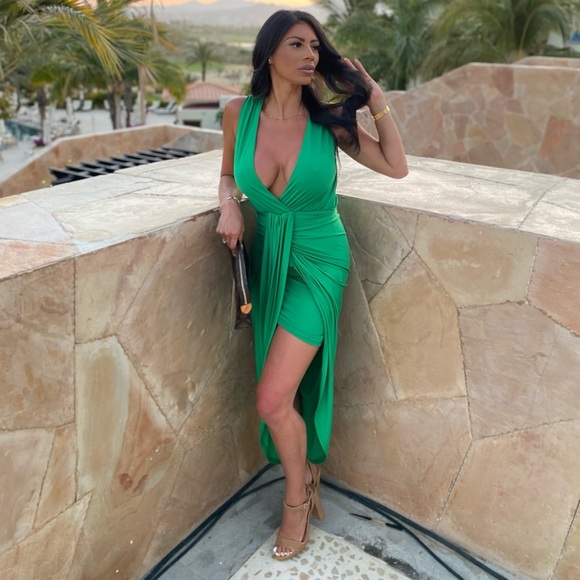 EMERALD GREEN “HIGH-LOW” DRESS - Picture 1 of 2